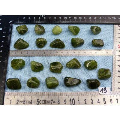 Idocrase Vesuvianite Pierre Roulée à l unité de 8 à 9 gr | Minéraux Paubrasil