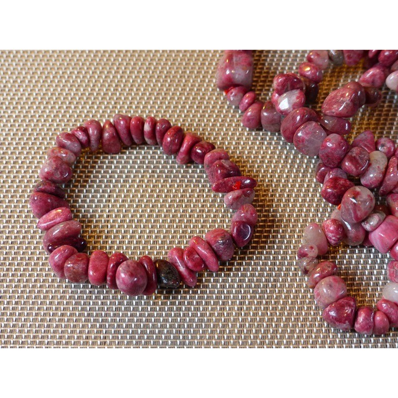 Bracelet baroque en Thulite Zoïsite Rouge