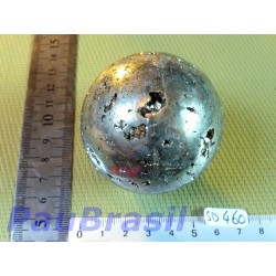 Sphère en Pyrite de 435 gr et de 57 mm de diamètre .
