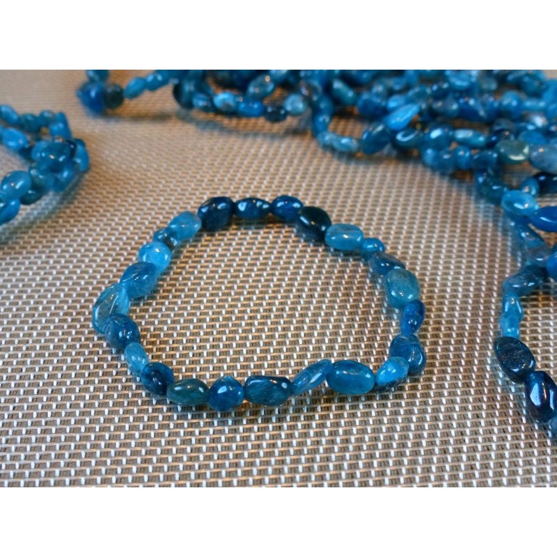 Bracelet APATITE BLEUE Q Extra en pierres roulées