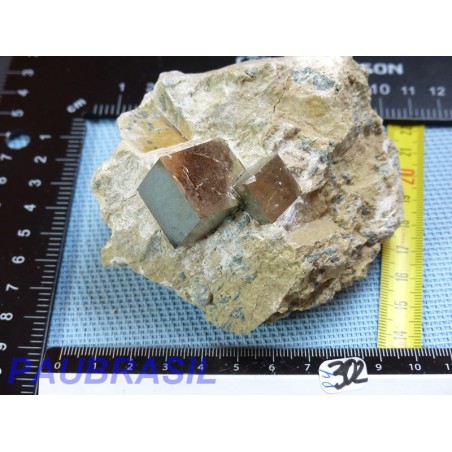 Pyrites cubiques sur macle Q Extra 426g