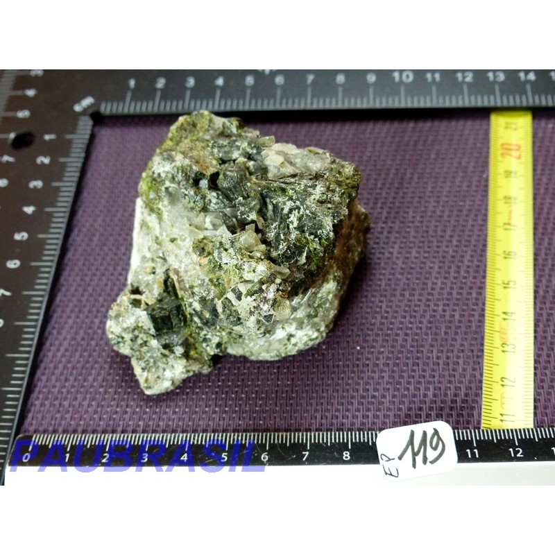 Epidote et Quartz pierre brute sur macle 268gr