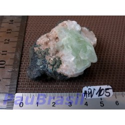 Apophyllite Verte de Poonah de 56gr en pierre brute sur macle