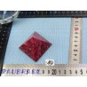 Pyramide en Thulite - Zoïsite rouge Q Extra 50mm base 114g