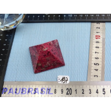 Pyramide en Thulite - Zoïsite rouge Q Extra 50mm base 114g