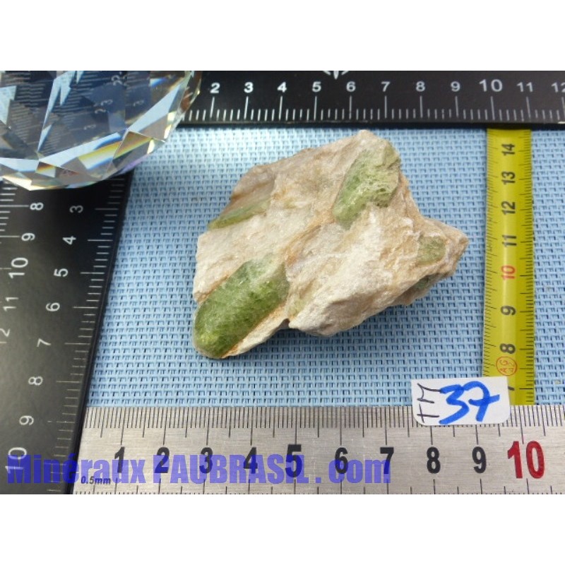 Tremolite en pierre brute 106gr Afghanistan