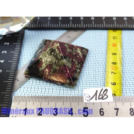 Pyramide en Eudialite Eudialyte 40mm base 45gr