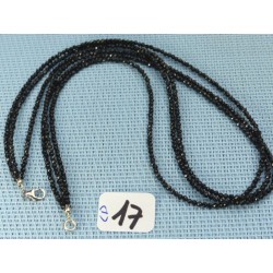 Collier Spinelle noir 46 cm environ 3 rangs en perles facettées de 2mm environ