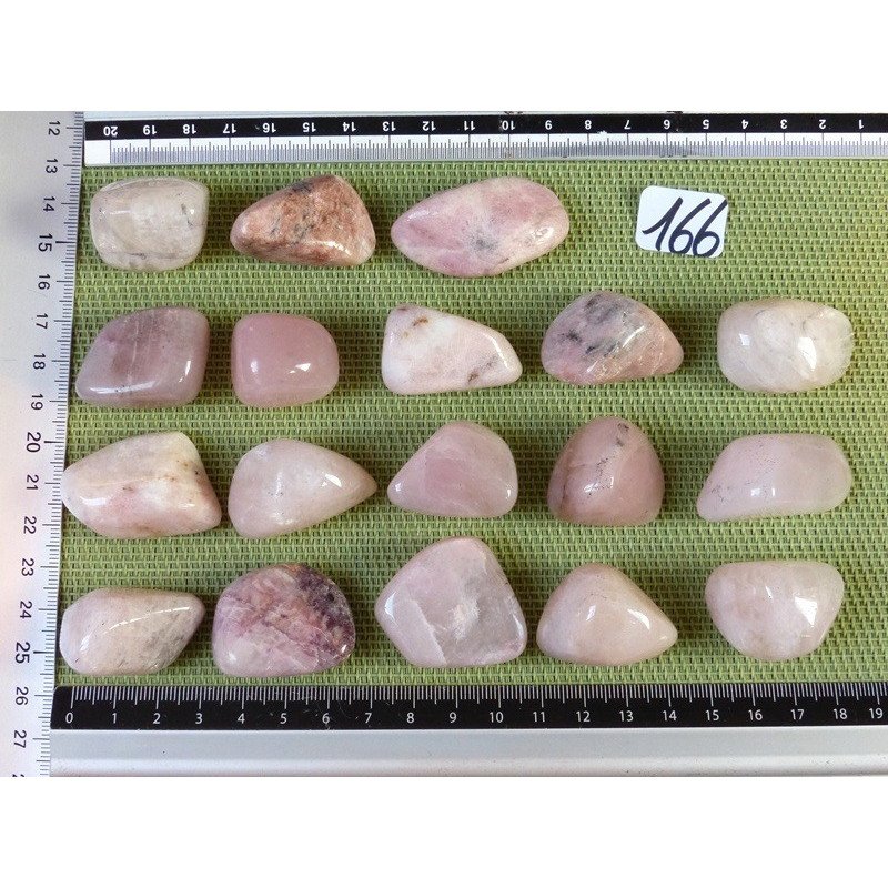 Petalite Rose Pierre Roulée à l unité de 16 à 18 gr | Minéraux Paubrasil