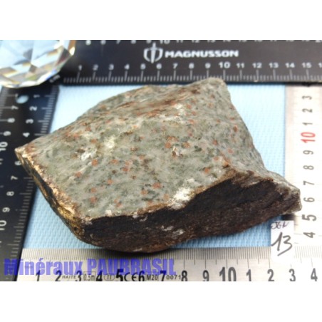 Jadeite à inclusions de grenats de Namibie pierre brute 903g rare