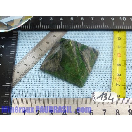 Pyramide en Smaragdite du Cap Corse 40x40mm base 53g