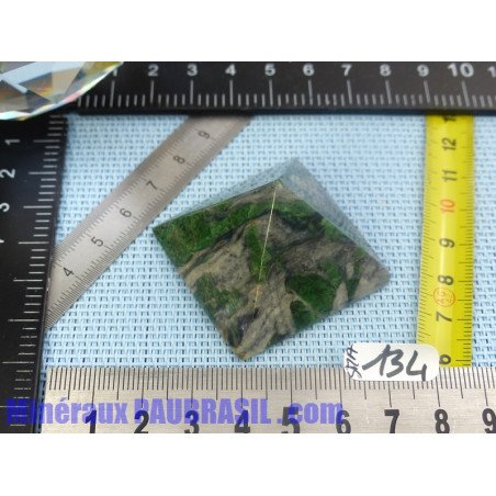Pyramide en Smaragdite du Cap Corse 40x40mm base 53g