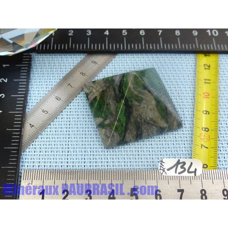 Pyramide en Smaragdite du Cap Corse 40x40mm base 53g