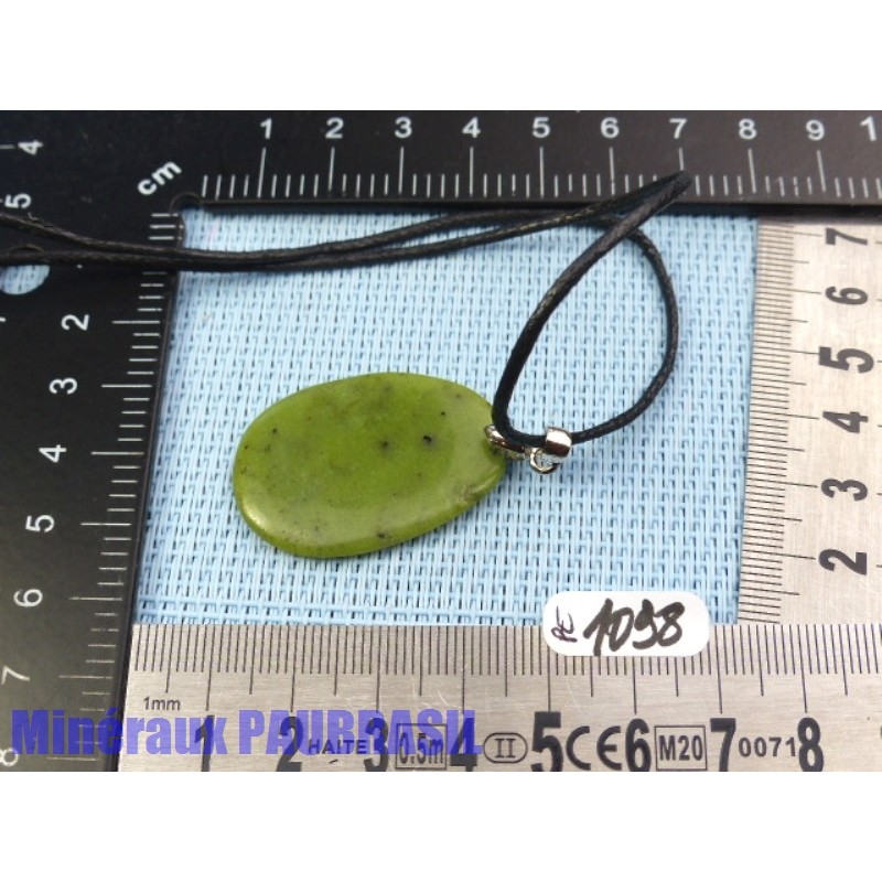 Pendentif Jade Néphrite mini pierre plate 6gr