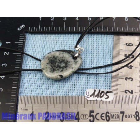 Pendentif Diorite orbiculaire mini pierre plate 6gr Pendentif Diorite orbiculaire mini pierre plate 6gr