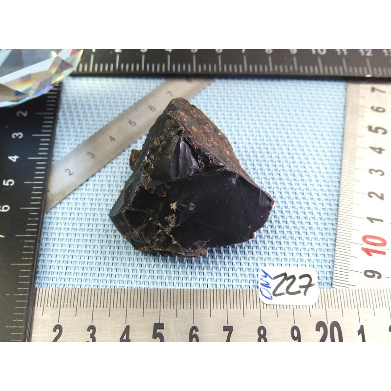 Onyx noir du Brésil en pierre brute de 75g